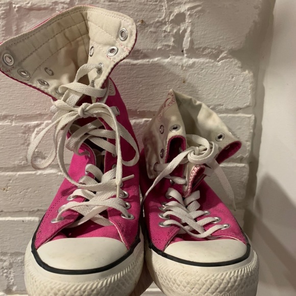 SOLD 💐 Limited Edition Converse Chuck Taylors - Picture 2 of 10